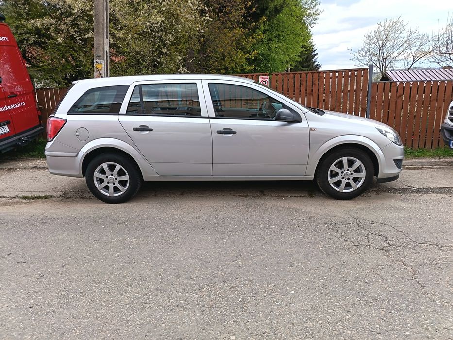Opel Astra 1.4 benzină