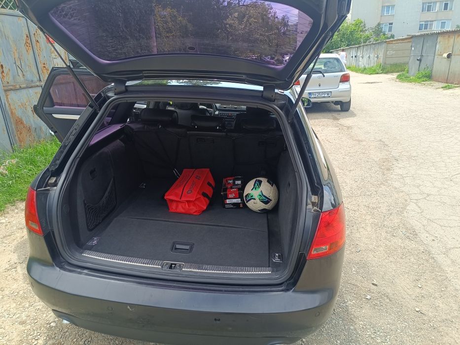 Vând Audi A 4 s line