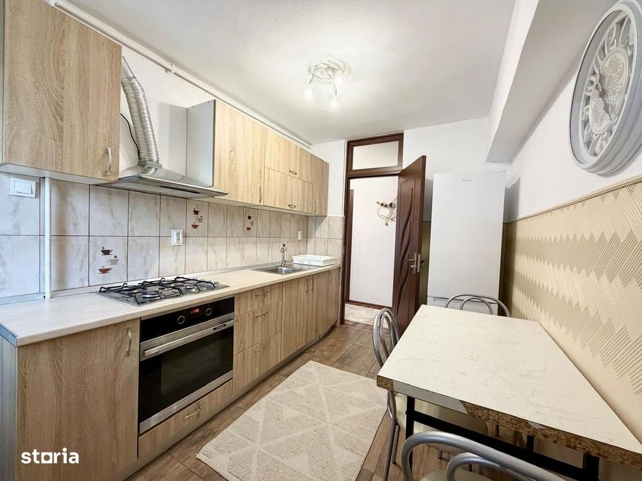 Apartament 4 camere de închiriat – 100 mp – 2 băi – zona Centrală