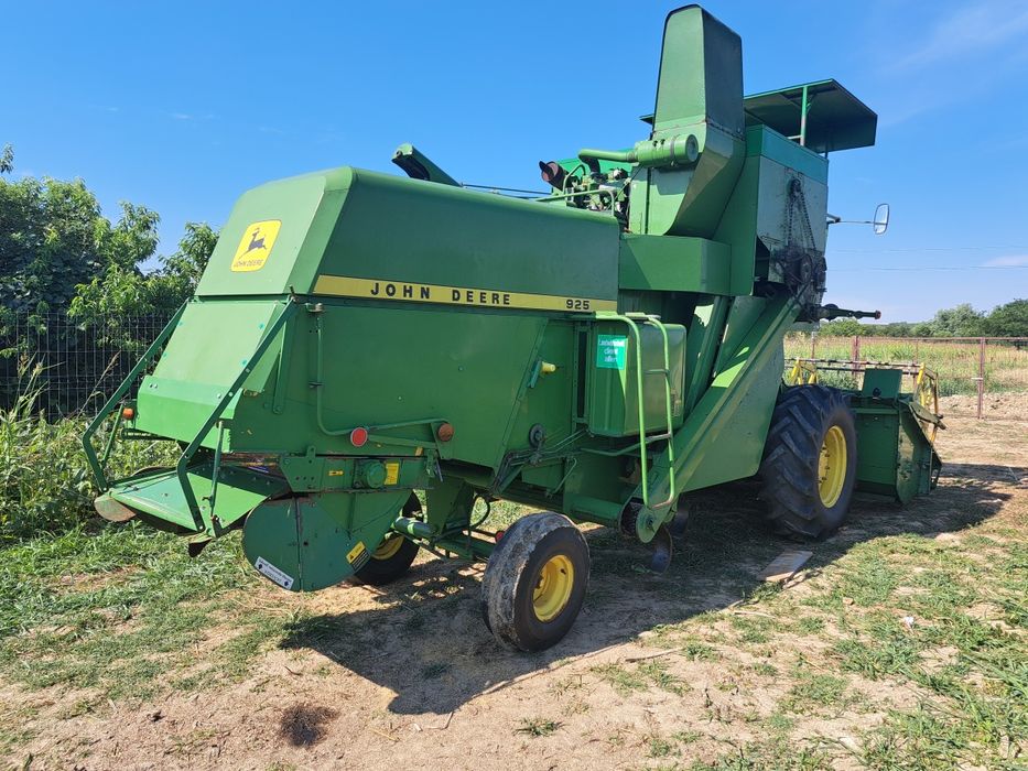 Vand combină john deere 925
