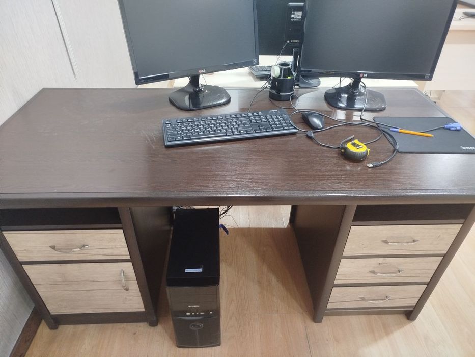 Стол компьютерный