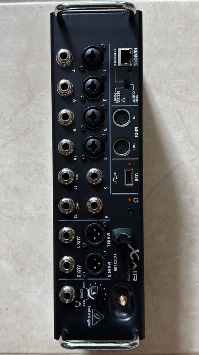 Behringer X AIR XR12 — цифров миксерен пулт
