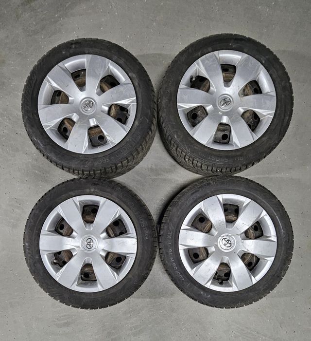 ОРИГИНАЛ диски с зимними шинами R16 Toyota Camry 5/114.3