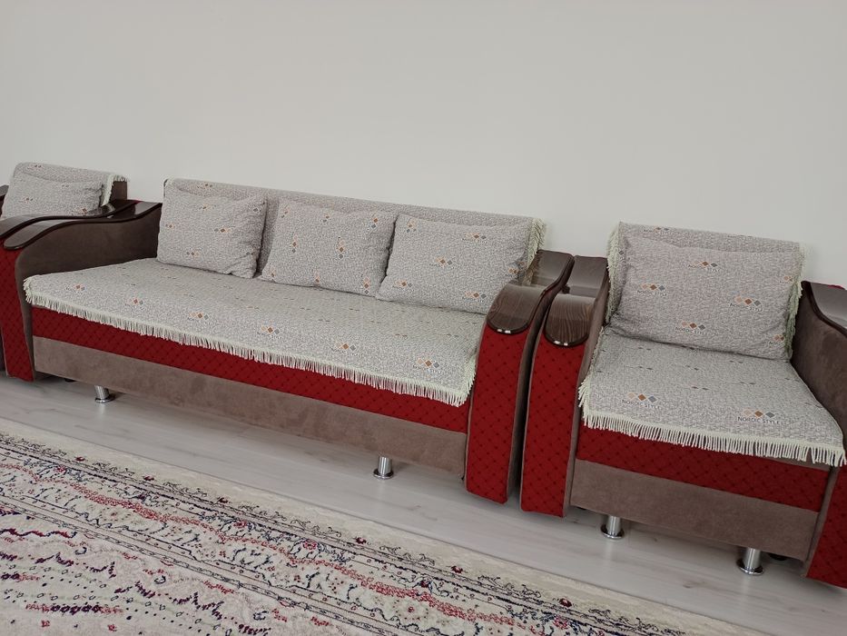 Срочна продам диван. Жағдайы жақсы. Таза. Ұнаса қабарласыңыз