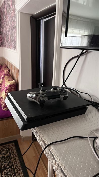 Plastation4 slim в хорошом состояний