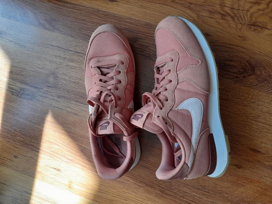 Nike internationalist маратонки 40 номер.