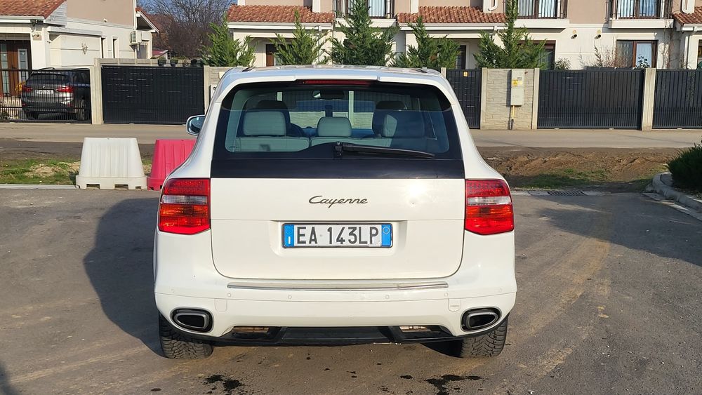 Vând Porsche Cayenne