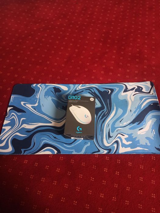 Mouse logitech g102 + mousepad