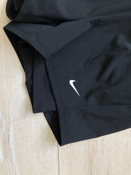 Nike Circuit 2 In 1 Woven Short дамски къси панталони с клин къс панталон шорти размер S