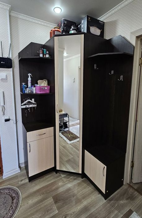 Продам прихожу угловой