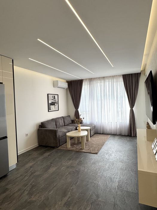 Продавам луксозен двустаен апартамент в Panorama Park East