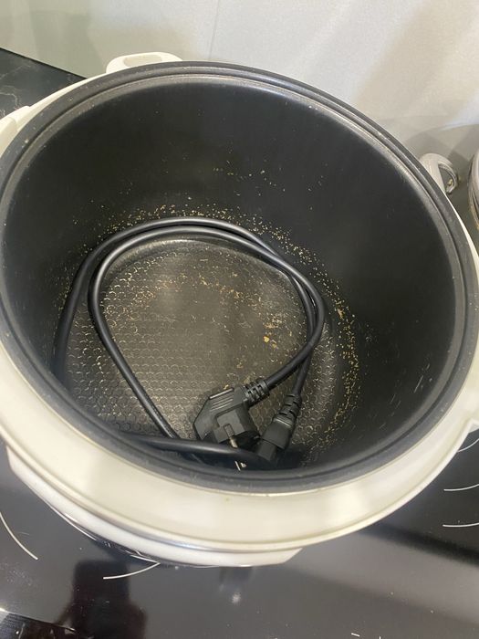 Мультиварка в хорошем состоянии