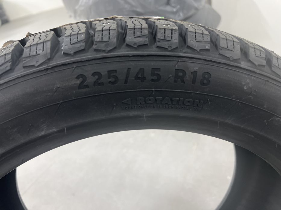 Autograph Ice 9 95T 225/45 R18.