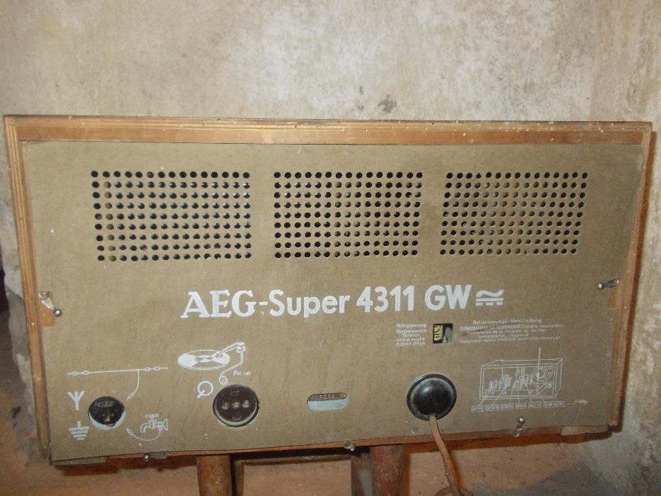 Ретро радио АЕG