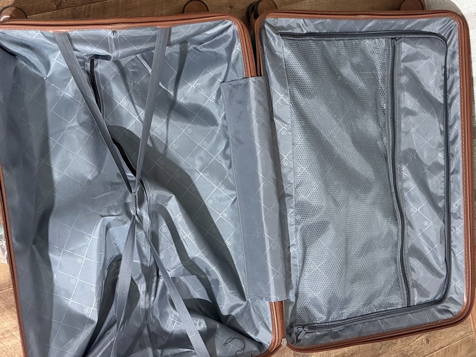 Продам чемодан 100л