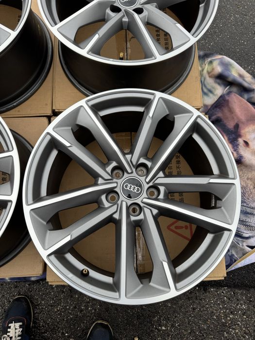 Jante originale Audi Sport - Q3, SQ3 (F3) - 19 inch Pitesti • OLX.ro