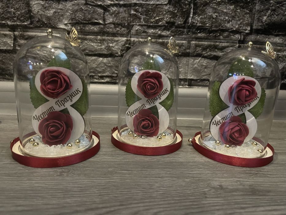 Сувенири за 8 ми мирт