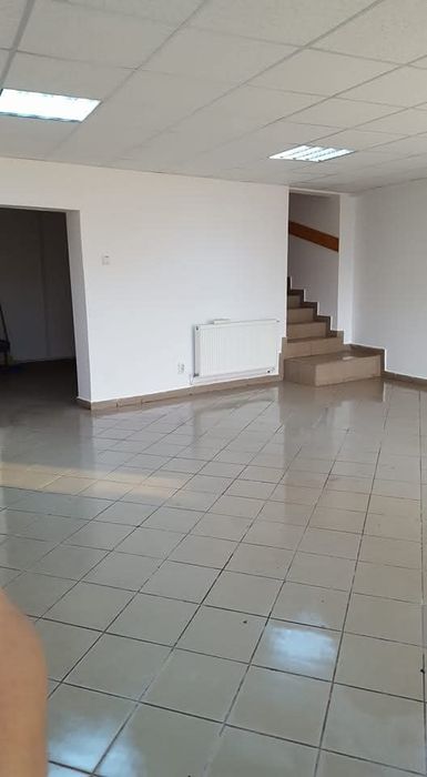 Spațiu comercial