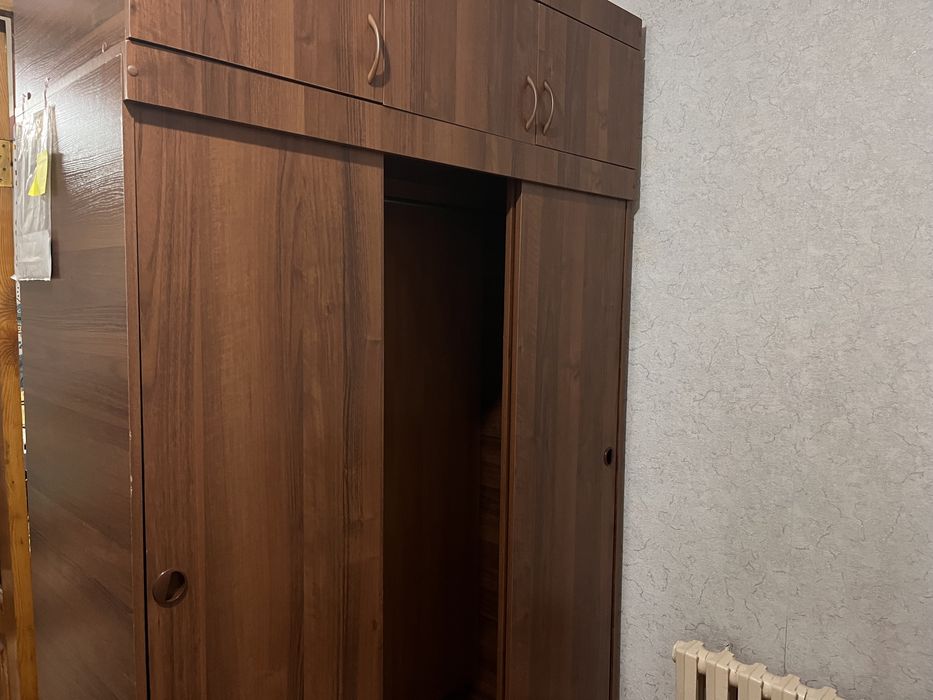 Продам шкаф в спальню, б/у