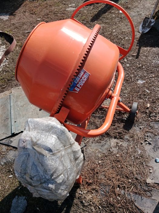 Продается бетономешалка