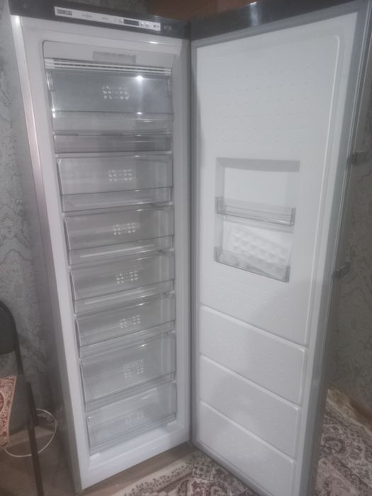 Продам морозильник