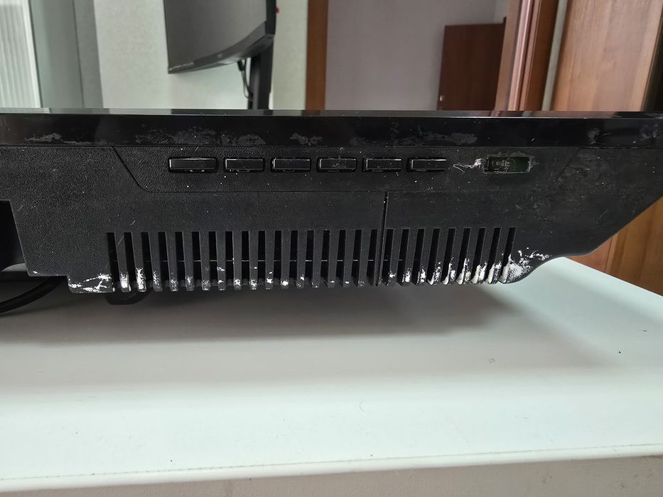 Телевизор Elenberg 28" (71см)