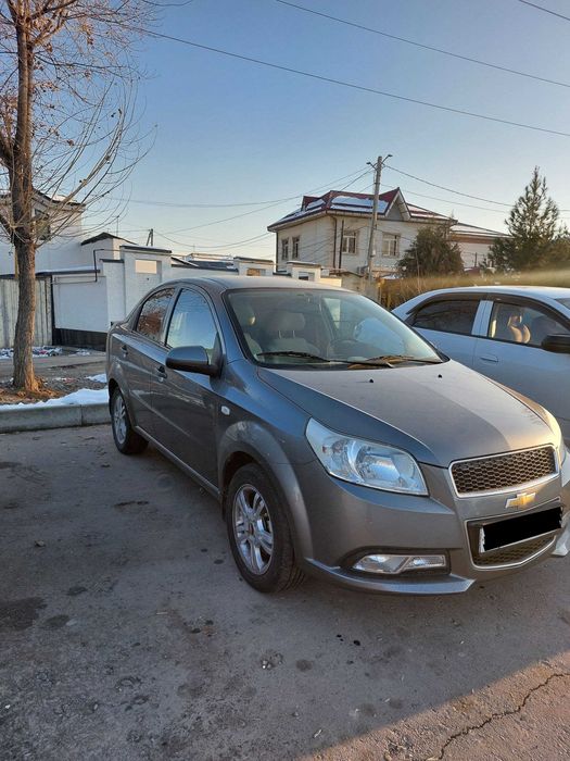 Продаю NEXIA 3 AT 2017г