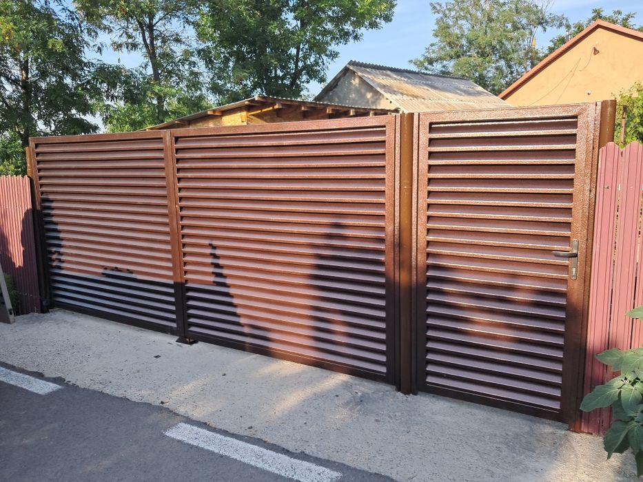 Model JALUZEA porți și garduri