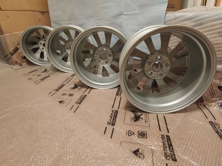 Продам комплект легкосплавных дисков