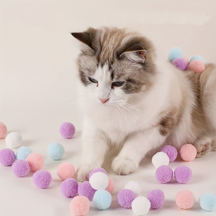 Безшумно плюшено топче за котки