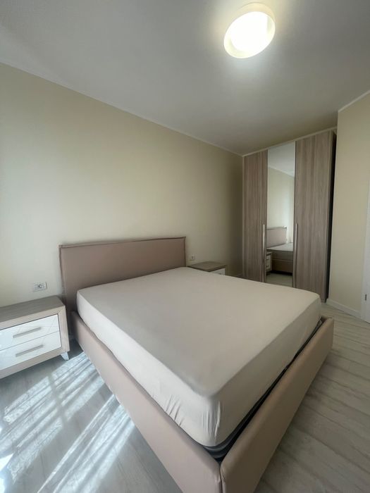 Proprietar inchiriez jumatate duplex