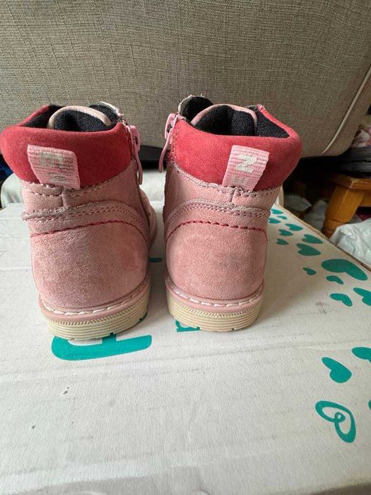 Нови боти за момиче номер 23