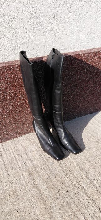 Vând cizme din piele