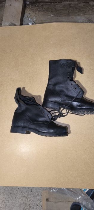 Bocanci din piele pe diferite marimi