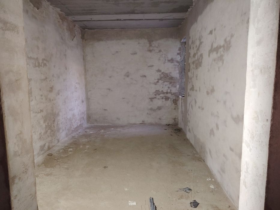 1 хоналик 42+42= 84 квадратлик дублекс квартира сотилади орентир 7 мик