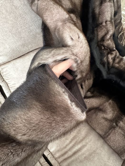 Норкавая шуба с капюшоном