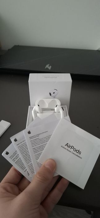 Air Pods 4 nou cu cutie
