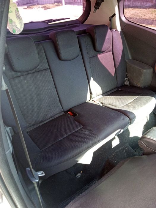 Vând Renault Clio 3 pentru dezmembrări.