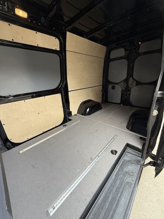 Mercedes Benz Sprinter 516 CDI 2019 2x Culisante Clima Navi Automat 7G 316 Cat B Mediu Black Edition