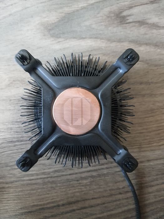 Cooler stock intel Laminar