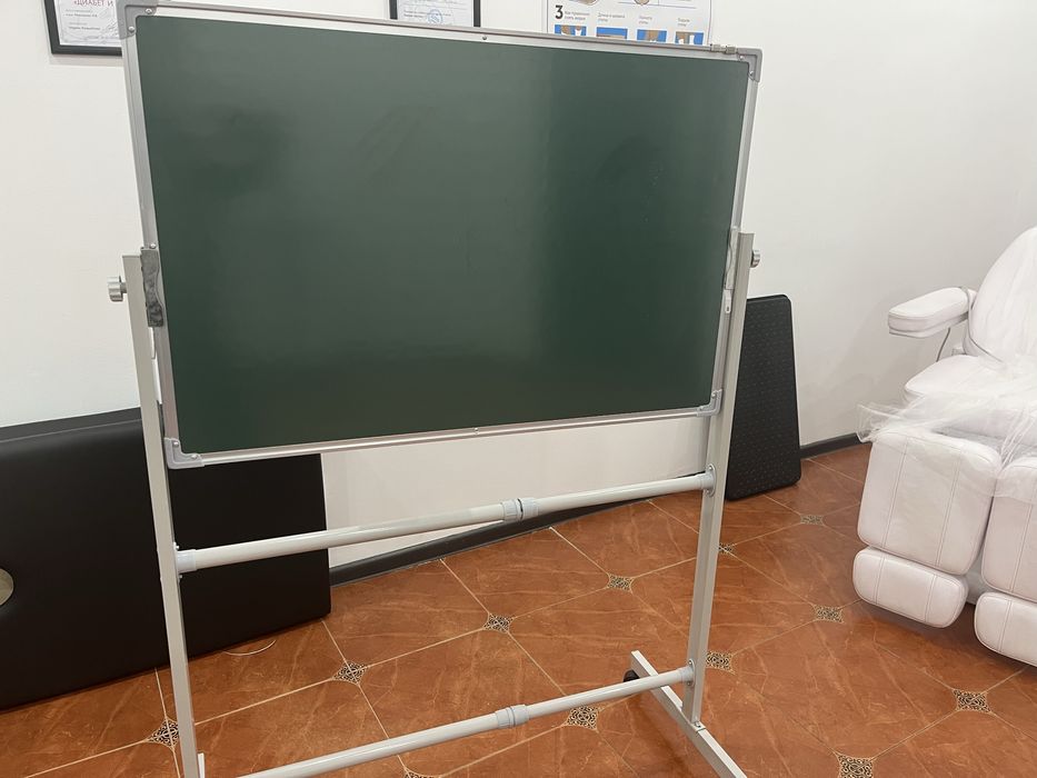 Продам доску флипчарт.