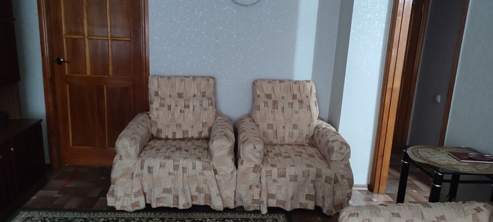 Продам мебель тройку б/у