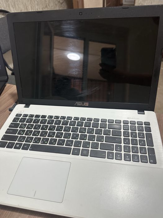Ноутбук Asus робочий
