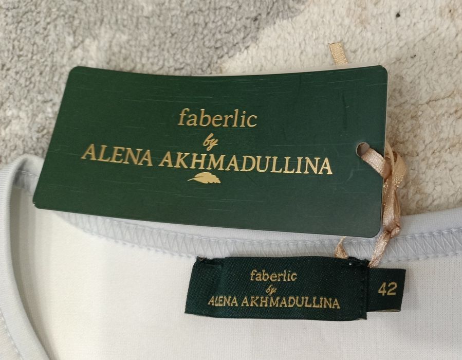 Продам женскую Кофту