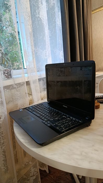 Ноутбук Samsung б/у