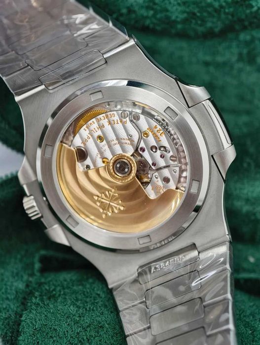 patek philippe nautilus бял циферблат