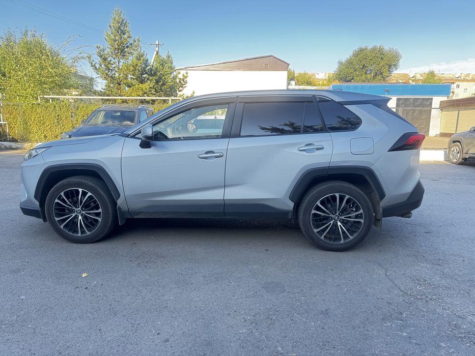 Продам Toyota RAV4