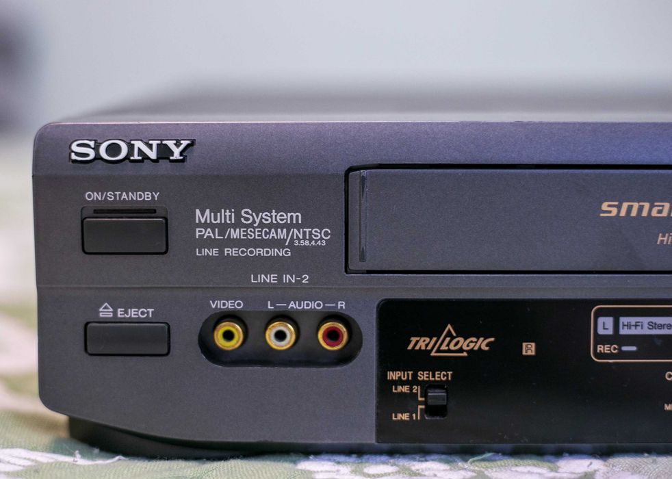 Видеомагнитофон SONY VHS (стерео) HI-FI