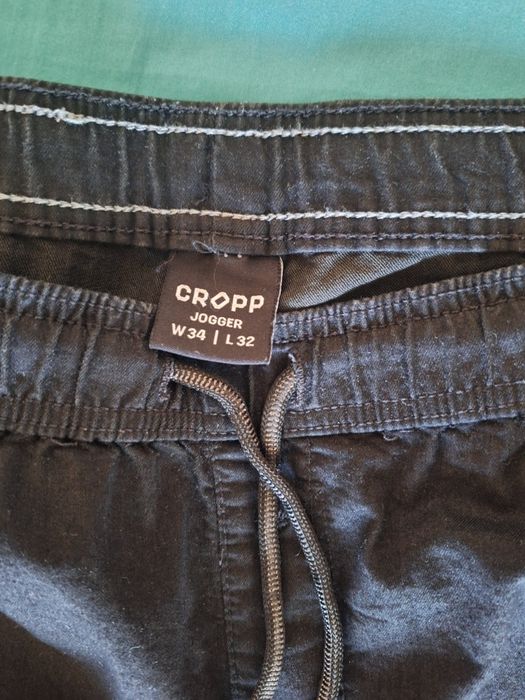 Pantaloni negri Cropp adolescenți