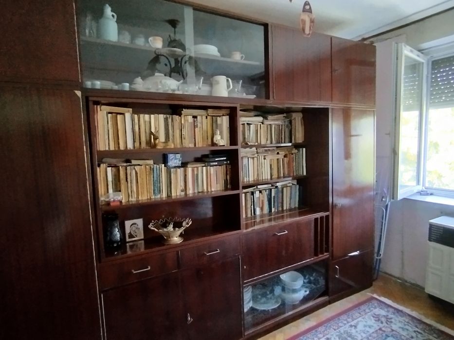 Mobilier vechi,,